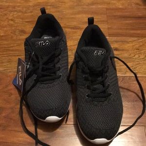 Black tennis shoes NWT!